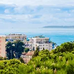 Les Amandiers Apartment