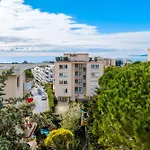 Les Amandiers Apartment